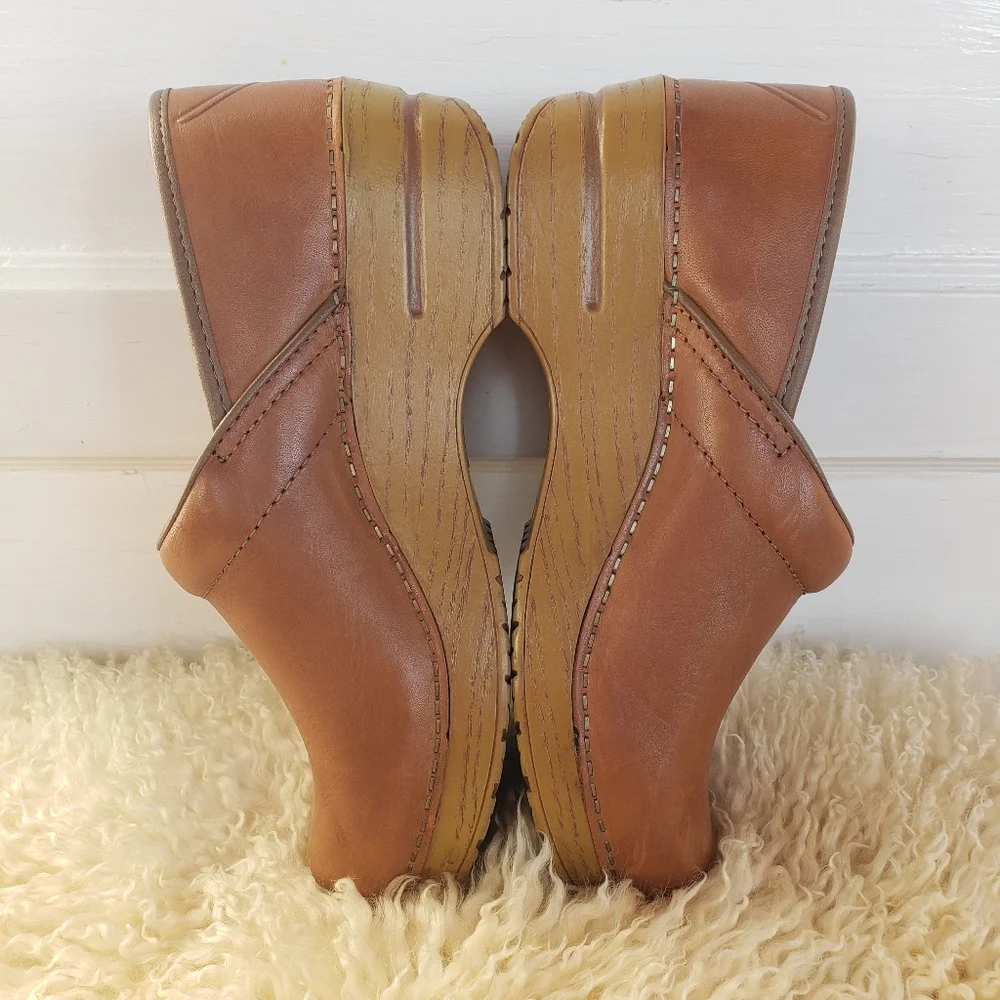 🌟SEE NEW LISTING🌟HP!🌾Limited Edition☆Dansko Honey Clogs☆Floral Embossed☆EU39- - Picture 12 of 16